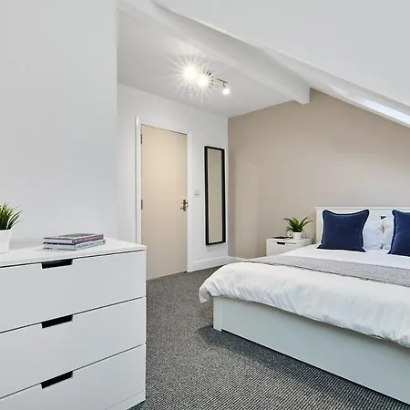 Casa de Férias 6 Bedroom, 6 Bathroom In Headingley,