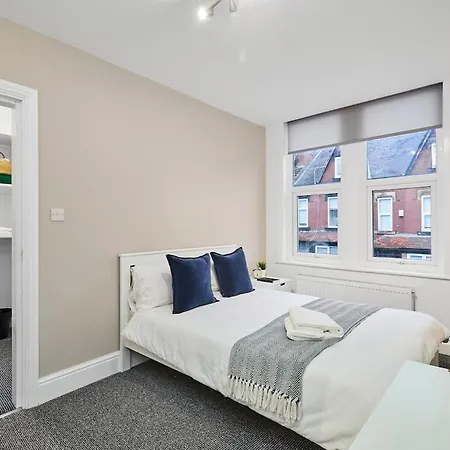 Casa de Férias 6 Bedroom, 6 Bathroom In Headingley,
