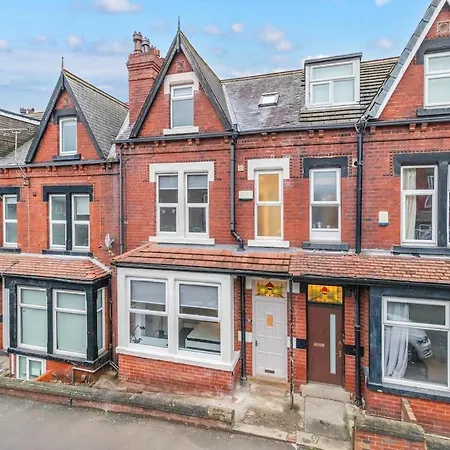 Semesterbostad 6 Bedroom, 6 Bathroom In Headingley,