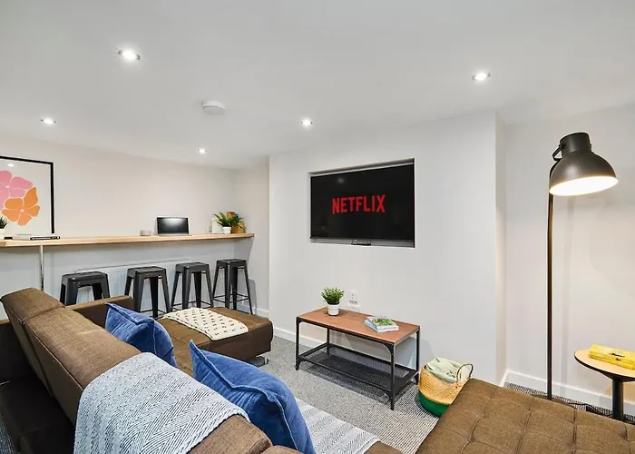 Holiday home 6 Bedroom, 6 Bathroom In Headingley,