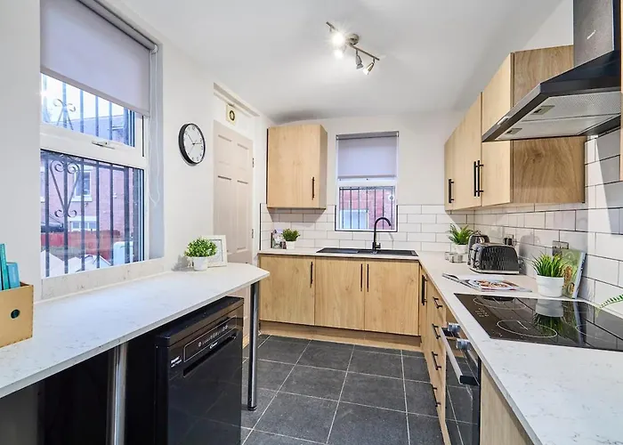 Holiday home 6 Bedroom, 6 Bathroom In Headingley, *