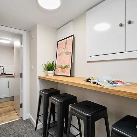 Vakantiehuis 6 Bedroom, 6 Bathroom In Headingley, Leeds (West Yorkshire)