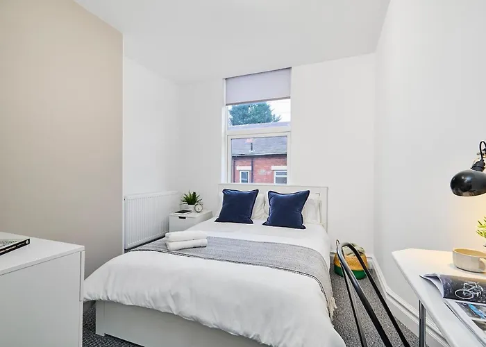 6 Bedroom, 6 Bathroom In Headingley, Ferienhaus Leeds (West Yorkshire)