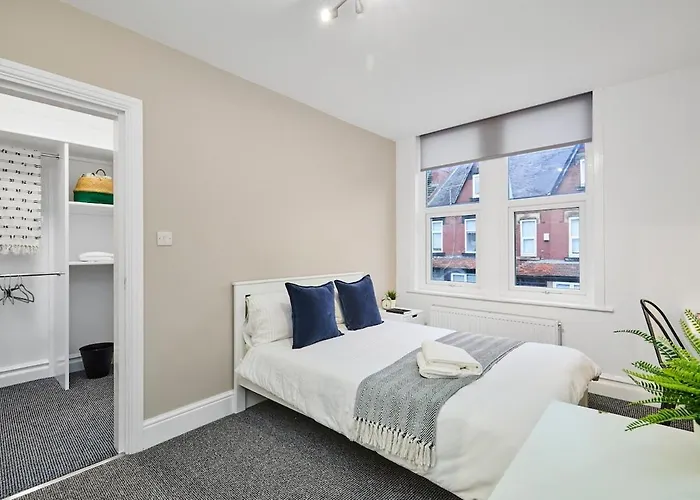 Ferienhaus 6 Bedroom, 6 Bathroom In Headingley,